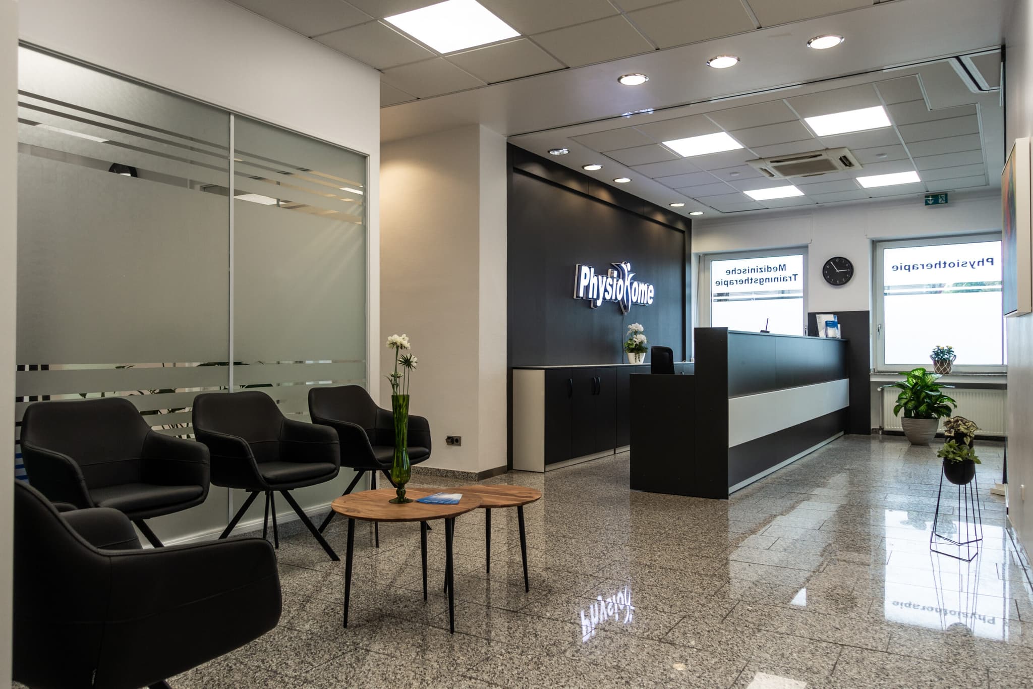 Empfangsbereich des Therapiezentrums PhysioHome in Gelsenkirchen